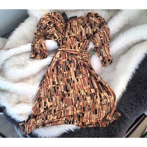 Abstract Dress 👗 - Picture 2 of 4